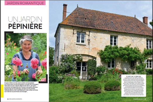 Nathalie Becq à l'oeuvre dans son jardin labellisé "Jardin remarquable" par le ministère de la culture  